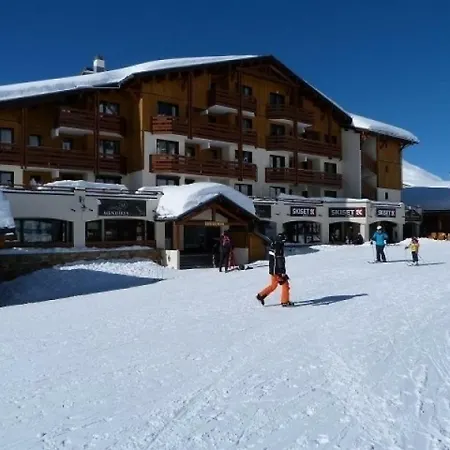 Oree Des Pistes 72 *
